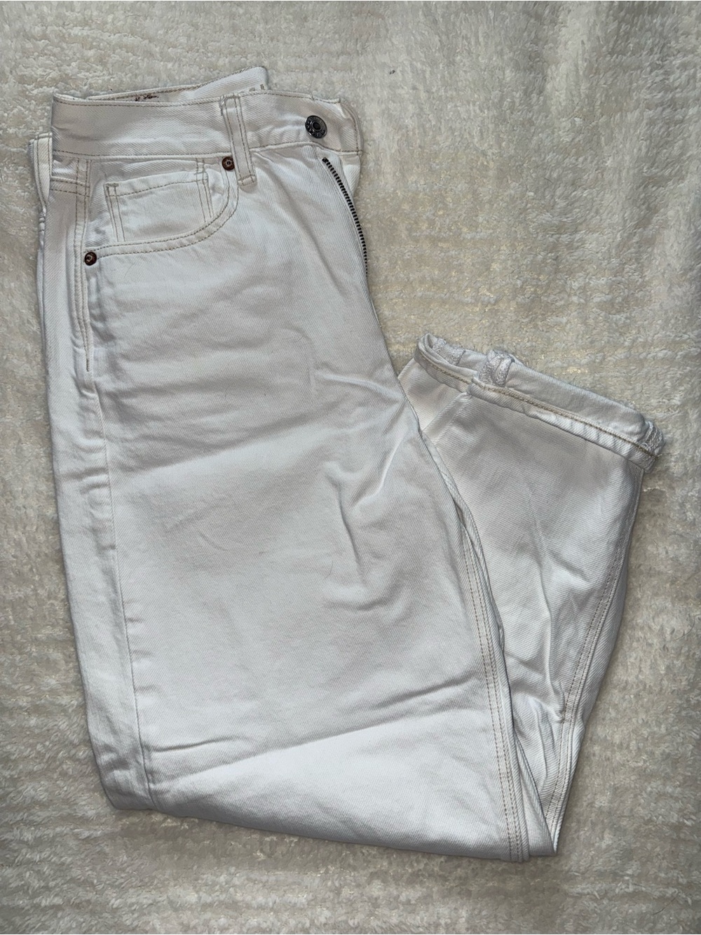American Eagle Relaxed Mom Jean